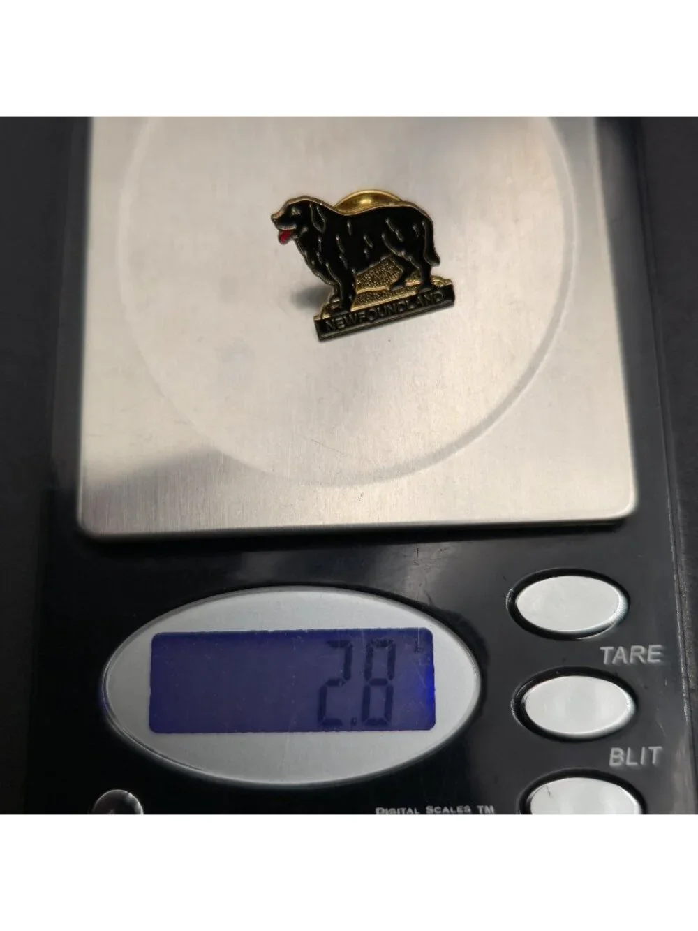 Vintage Gold Tone Black Newfoundland Dog Breed Souvenir Enamel Lapel Pin A8463